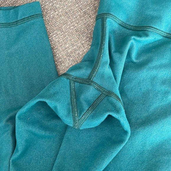 Lululemon wunder under leggings Size 8 unique color! - Picture 8 of 8